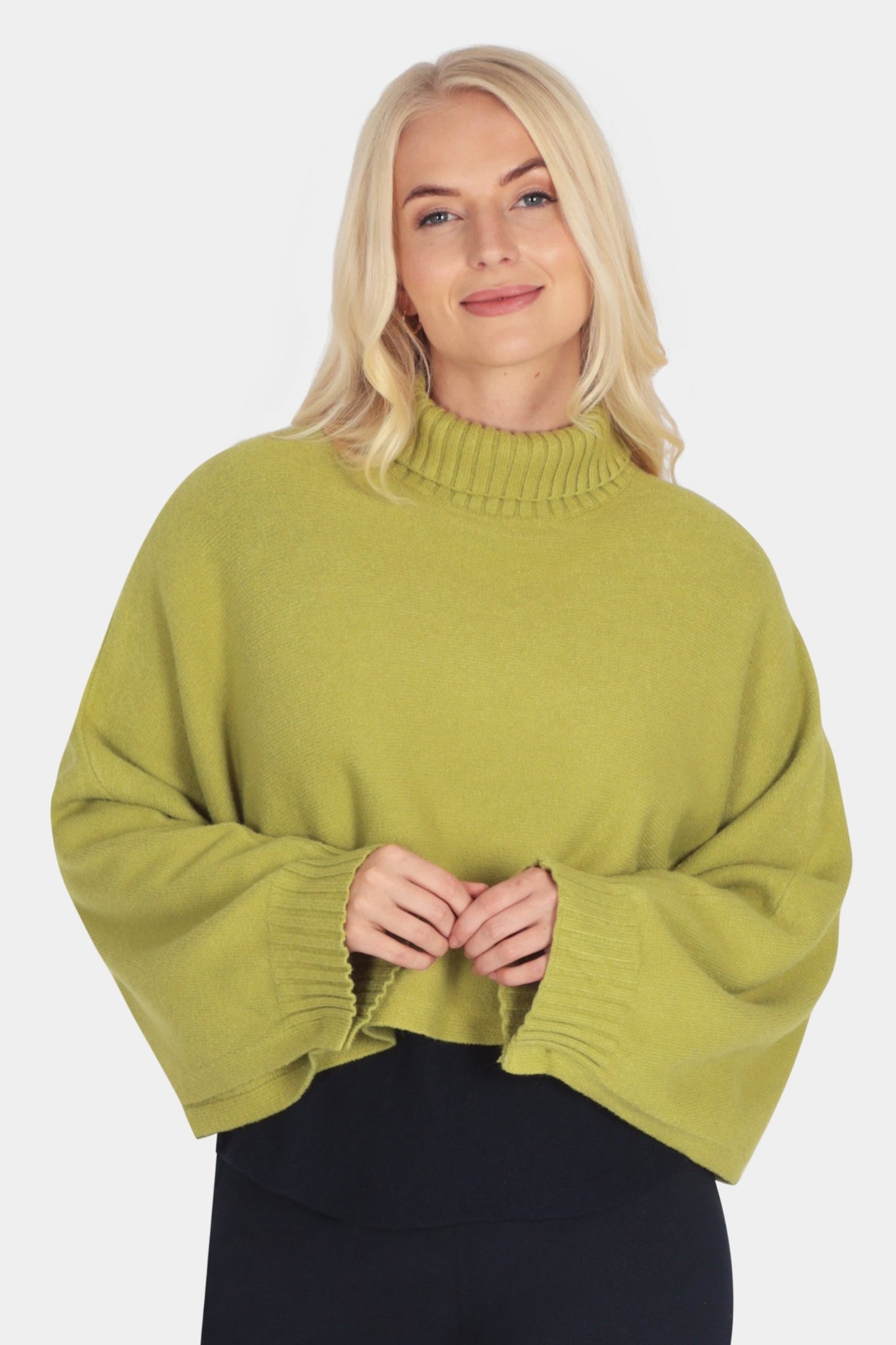 Gillie Cropped Poncho